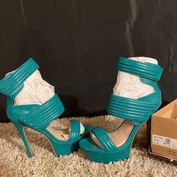 Heels - Picture 1 of 2